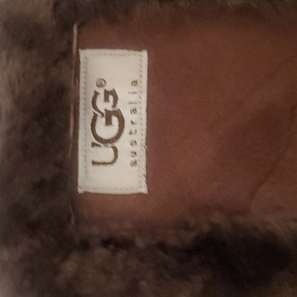 UGG warm head band. Brown in color, one size - Picture 3 of 5